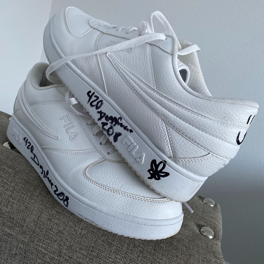 Fila White Mens Sneakers Signed by Doggface